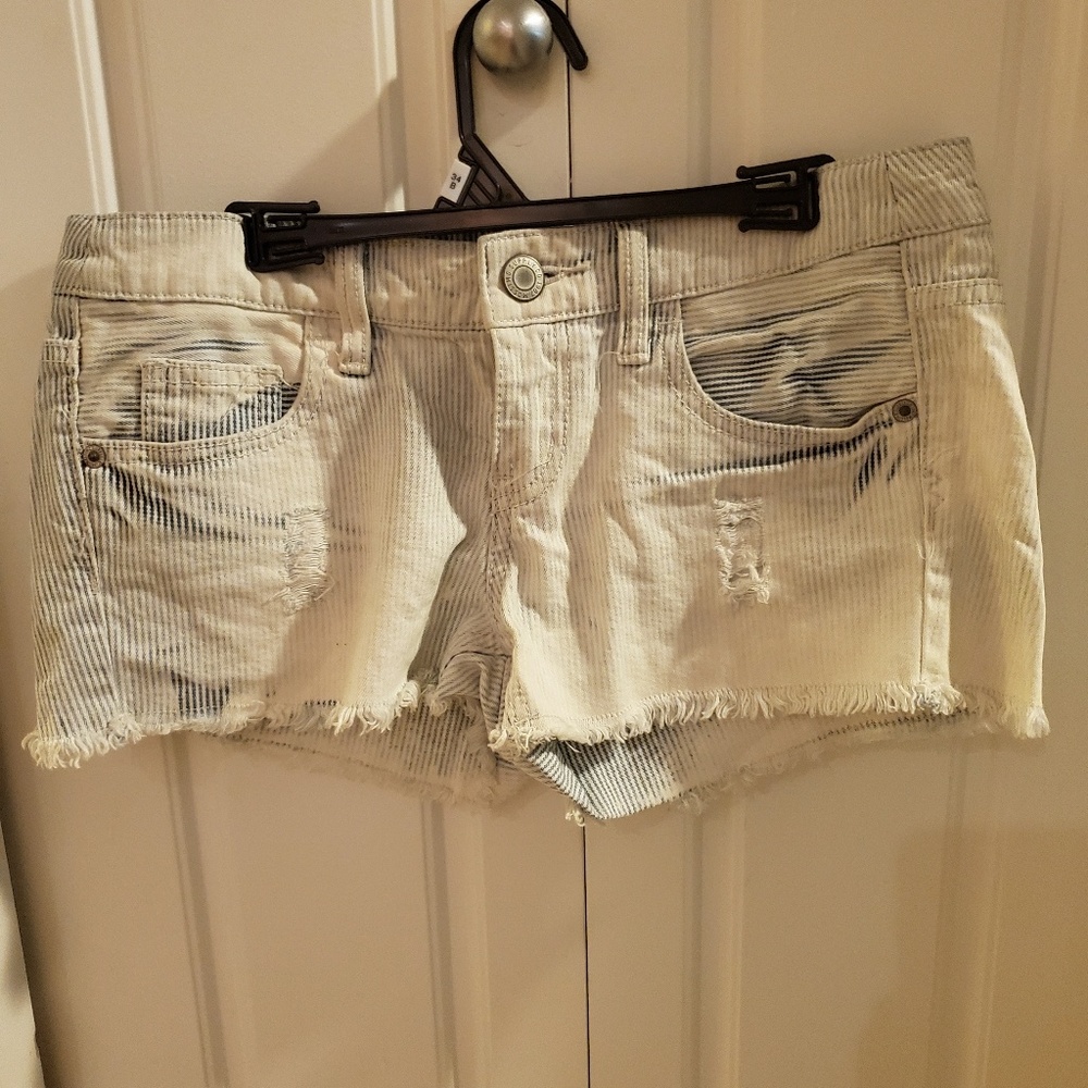 White distressed jean short shorts size 5